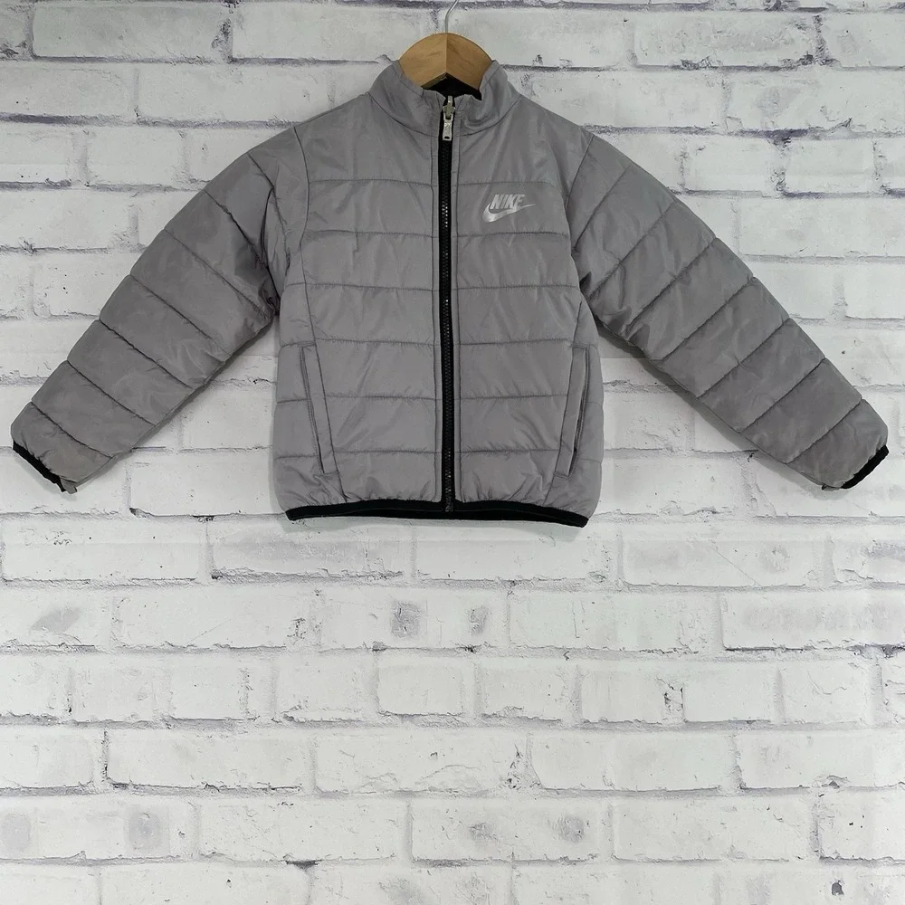 Nike Puffer Jacket Boy's Size 4T Toddler Full Zip Puffer Sweater Reversible Camo